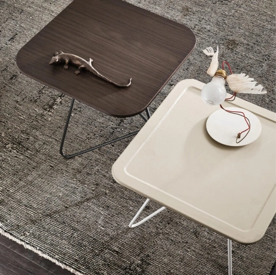 Tavolino Capitol con piano in essenza o ecopelle di Maronese