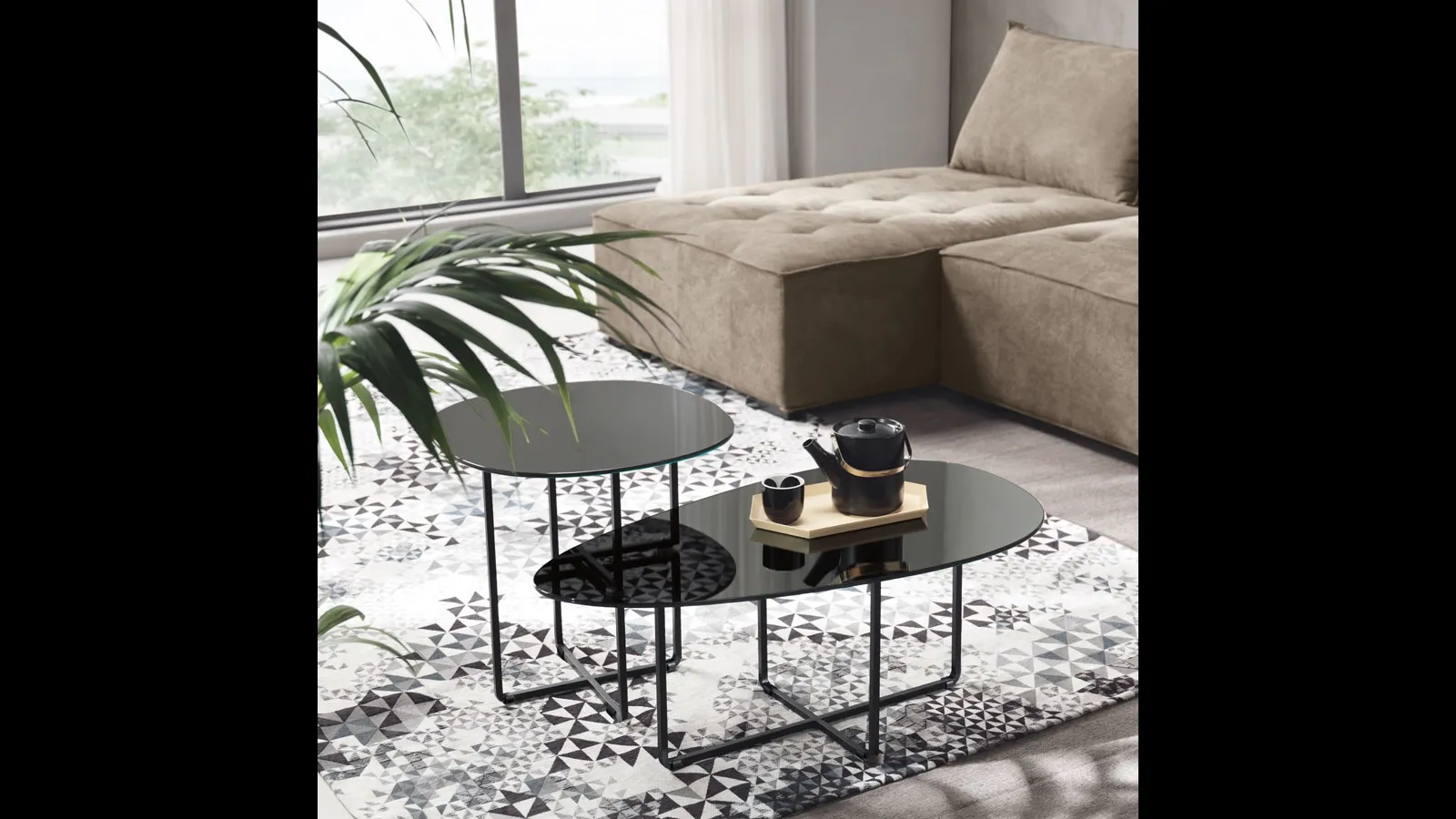 Tavolino Ginni in vetro fumé di Capodarte