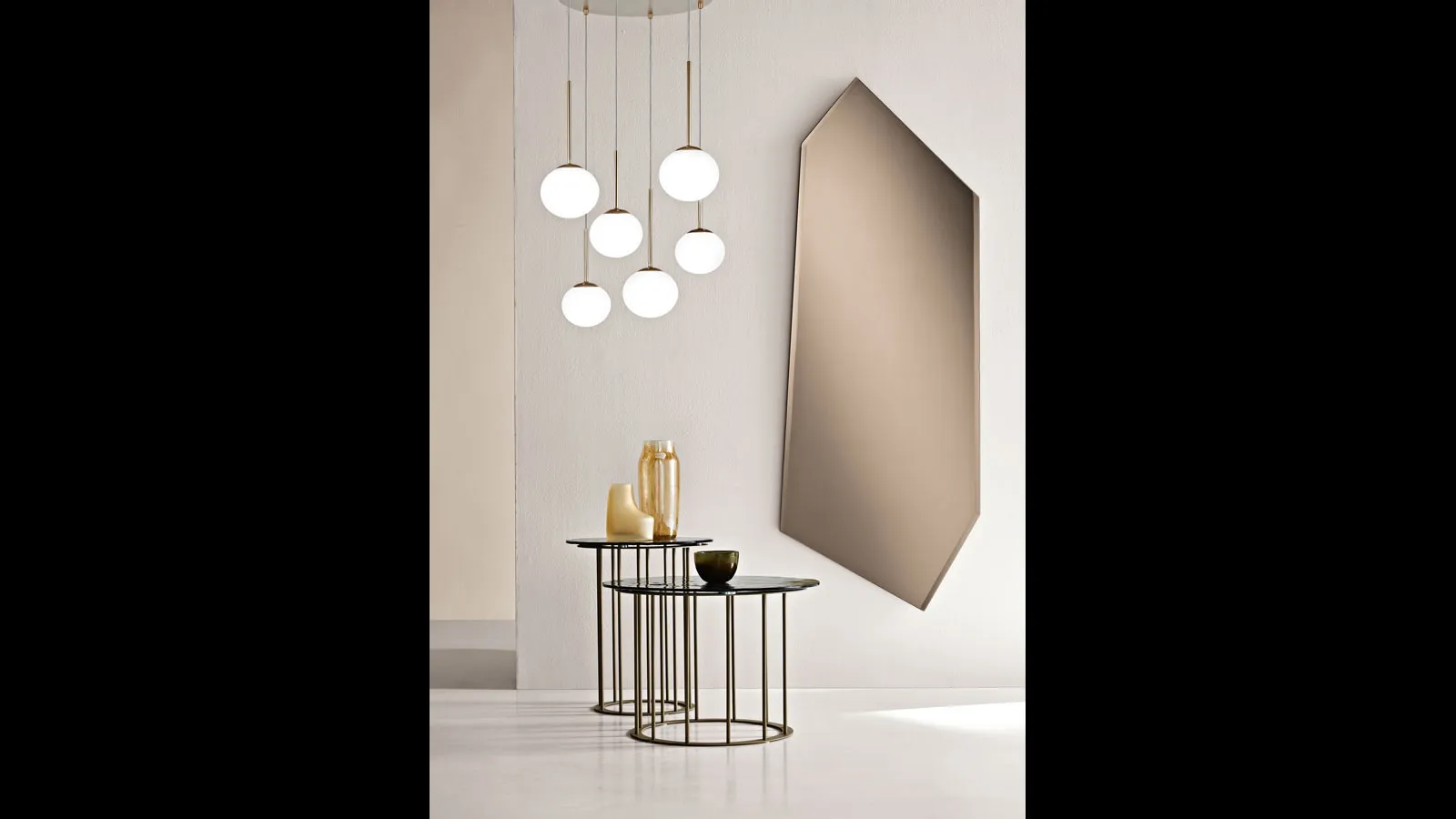 Specchio sagomato con molatura Say di Capodarte