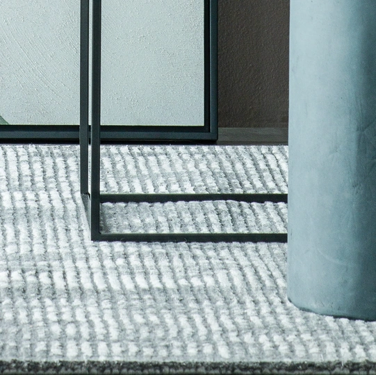 Tappeto Line di Adriani e Rossi