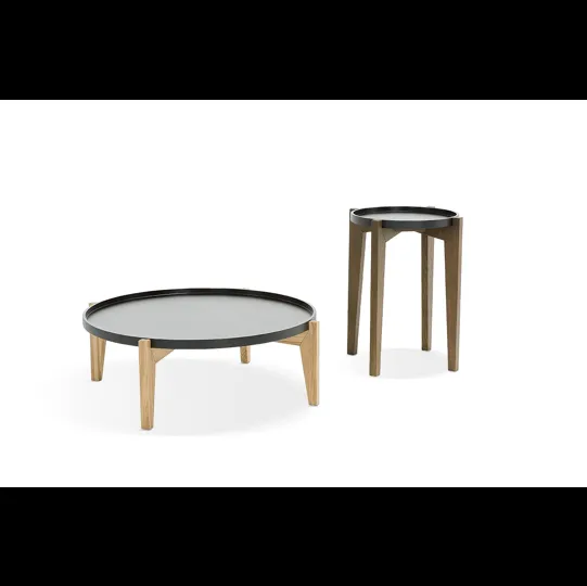 Tavolino rotondo Globen con top in legno laccato e gambe in legno massello di Egoitaliano