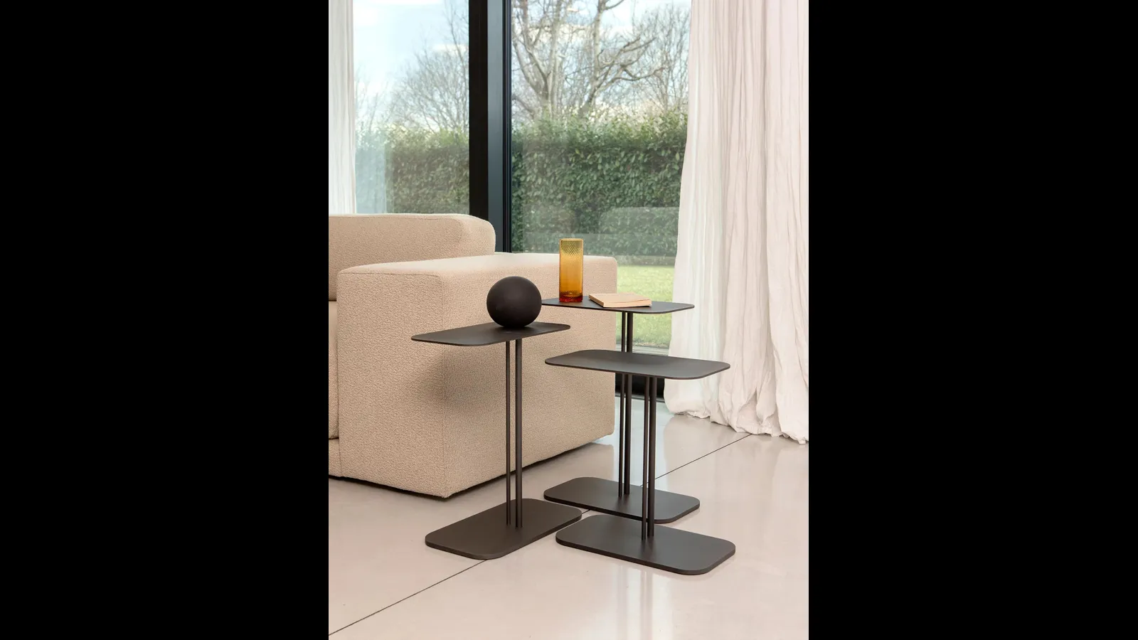 Tavolino Skyline in metallo di Tonin Casa