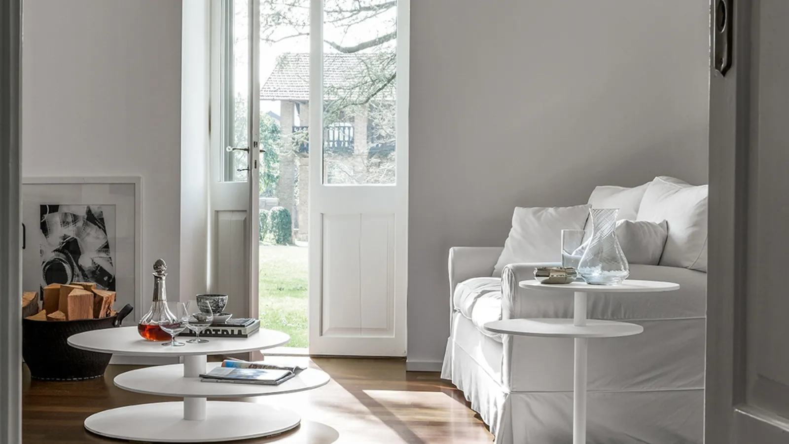 Tavolino Space in laccato Bianco opaco di Tonin Casa