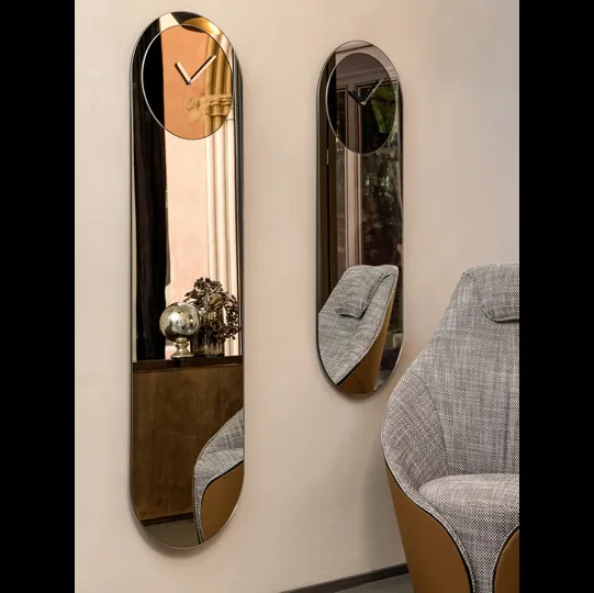 Specchio con orologio incorporato Timeless di Tonin Casa