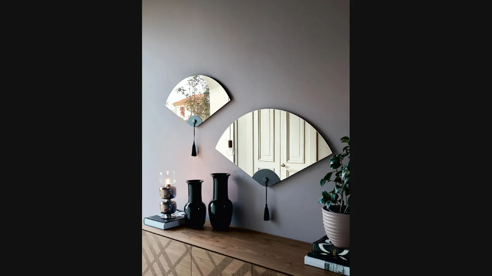Specchio di design Winderly con particolare in legno di Tonin Casa