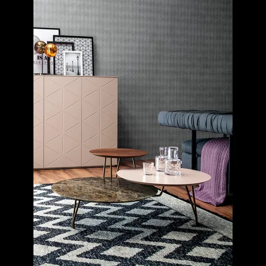 Tavolino Log in metallo con top in MDF rivestito in laccato, legno o marmo di Tonin Casa