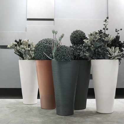 Vaso Cono Metallic di Adriani e Rossi