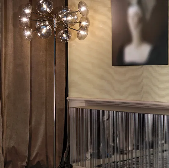 Lampada da terra in vetro e metallo Breath di Tonin Casa