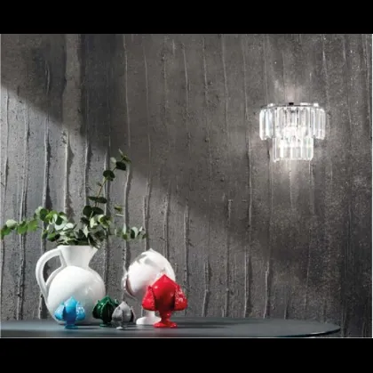 Lampada da parete Castle con pendenti di cristallo di Ondaluce