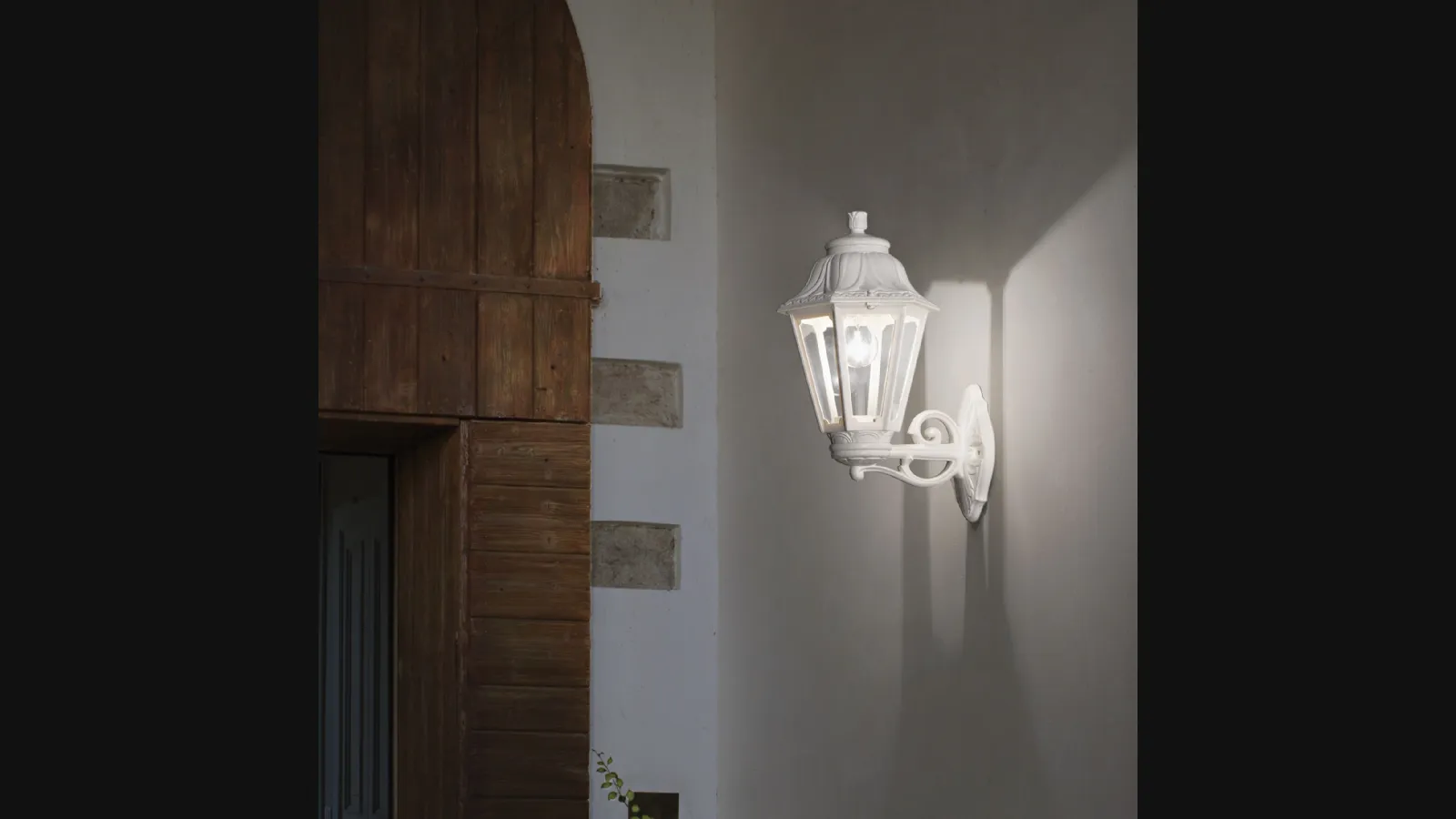 Lampada da esterno in resina Dafne di Ideal Lux
