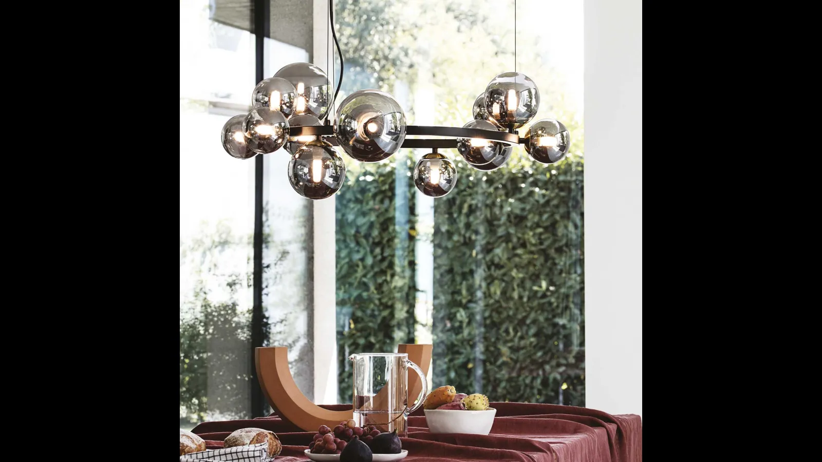 Lampada a sospensione Perlage in metallo con elementi sferici in vetro di Ideal Lux