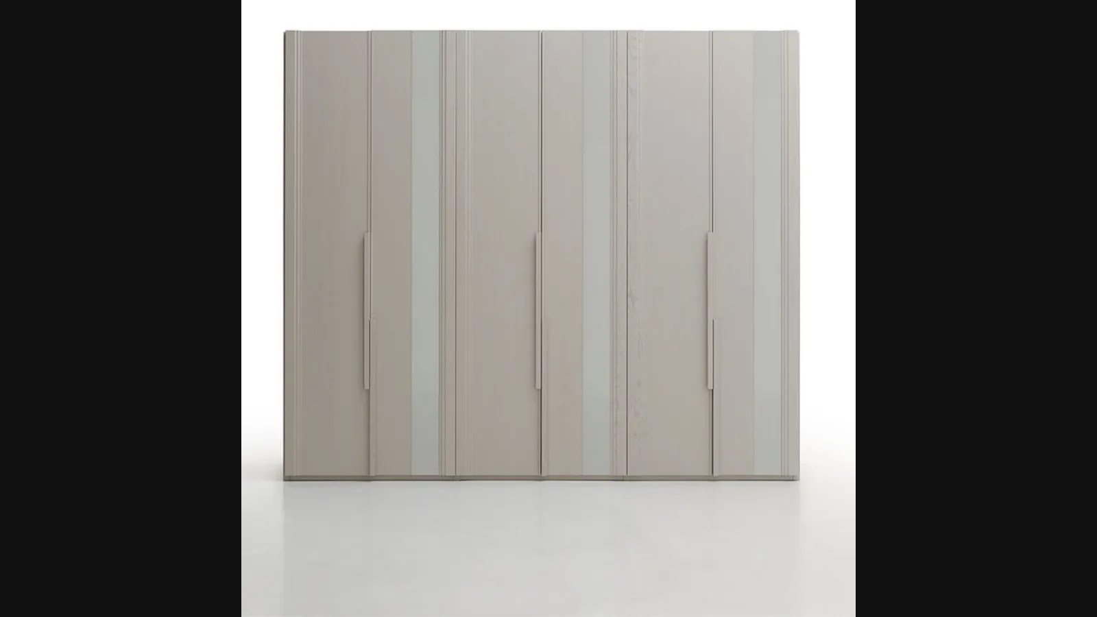 Armadio Avenue in legno con inserti in vetro di Fasolin