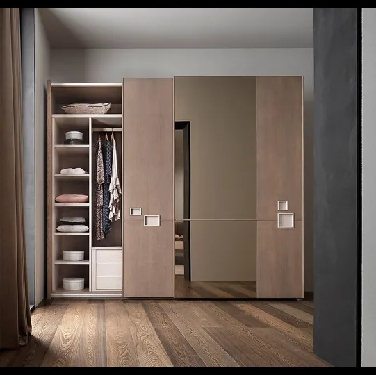 Armadio Break Up in legno e specchio di Fasolin