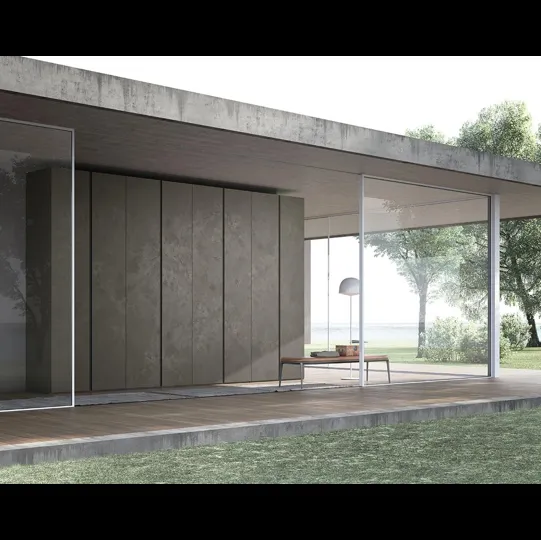Armadio con ante battenti Comp 334 in finitura spatolato quarzo di Mobilgam