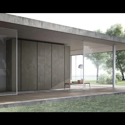 Armadio con ante battenti Comp 334 in finitura spatolato quarzo di Mobilgam