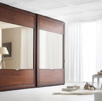 Armadio Linda con ante scorrevoli in legno e specchio di Fasolin