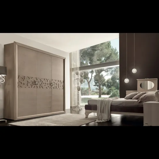 Armadio in legno a 3 ante battenti con decoro intagliato centrale Portofino di Modo 10