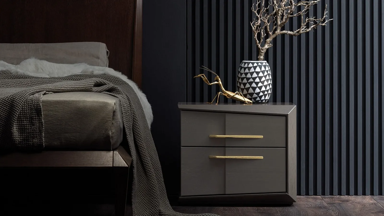 Comodino in legno laccato Elusive di Fasolin