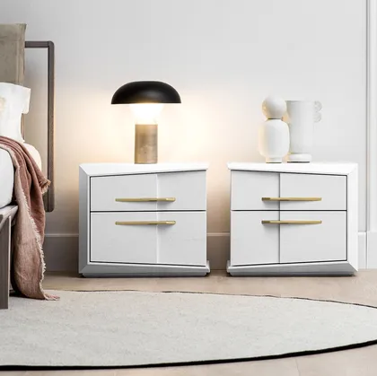 Comodino in legno laccato Elusive di Fasolin