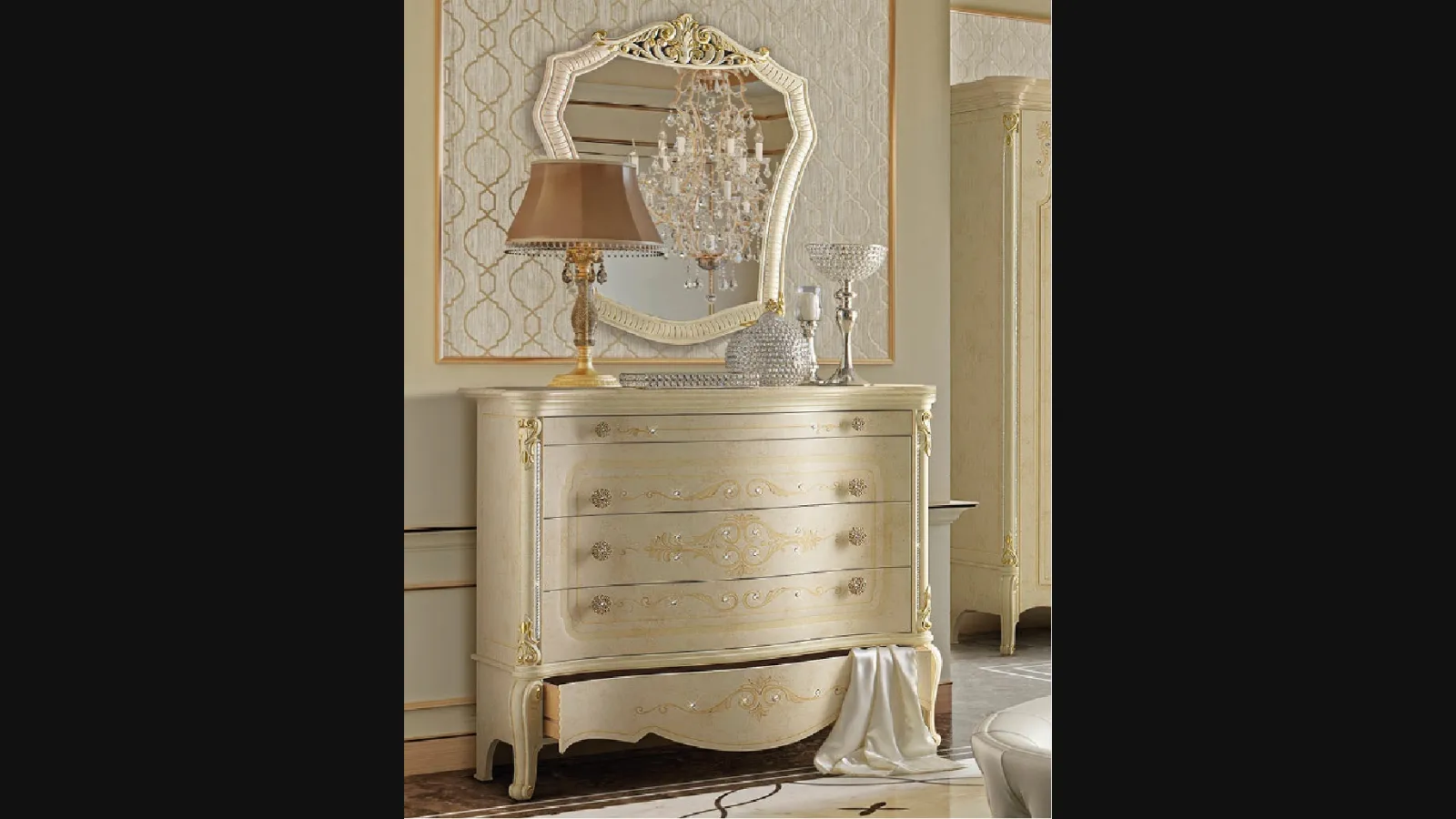 Comò con decoro impreziosito con Swarovski Ginevra Les Précieux di RTL Mobili