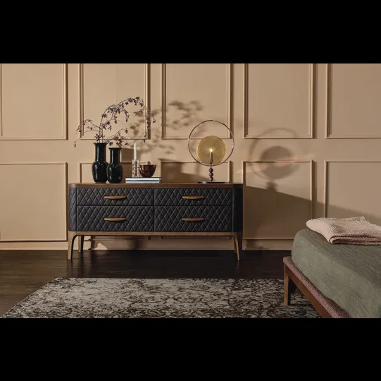 Comò in legno a 4 cassetti con rivestimento in pelle trapuntata a rombi Tiffany di Tonin Casa 