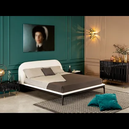 Letto imbottito con testiera in ecopelle Bernini di Tonin Casa