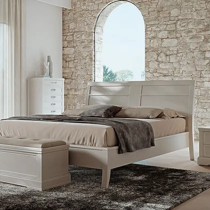 Letto matrimoniale Emma in legno laccato di Fasolin