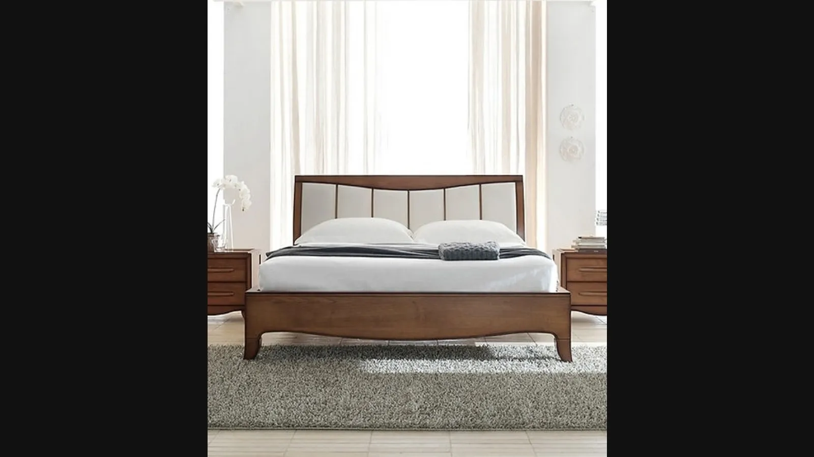 Letto in legno di Ciliegio con testiera imbottita Cristina di Fasolin