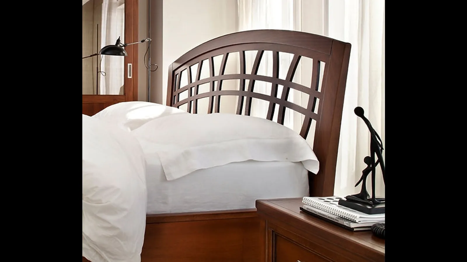 Letto in legno con testiera Mira di Fasolin