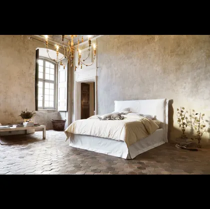 Letto Chloè Romantic in tessuto imbottito di Noctis