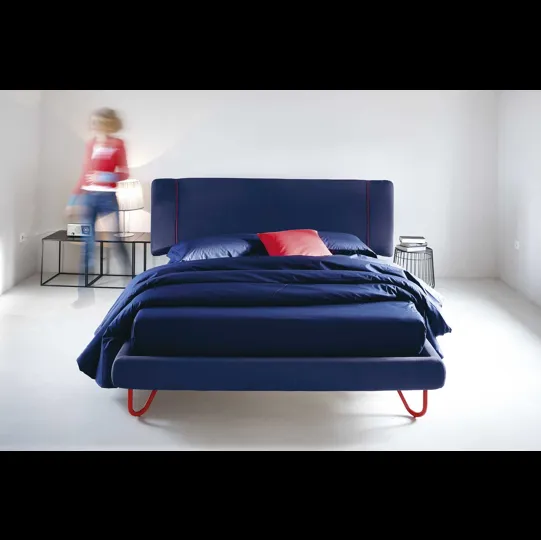 Letto in tessuto imbottito Hug 02 di Noctis