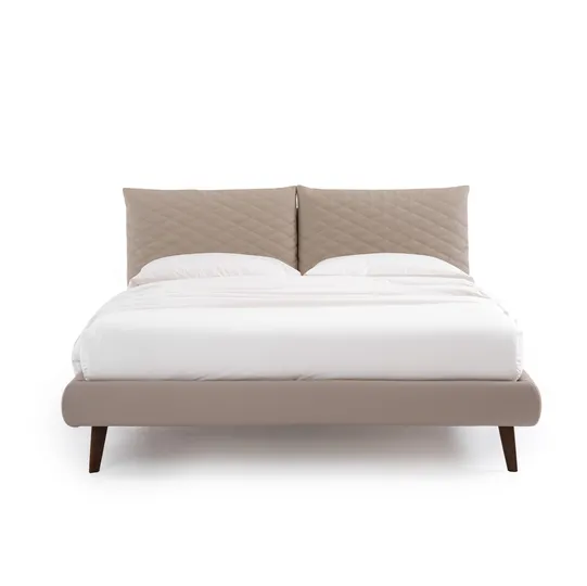 Letto con testiera trapuntata So Regular di Noctis