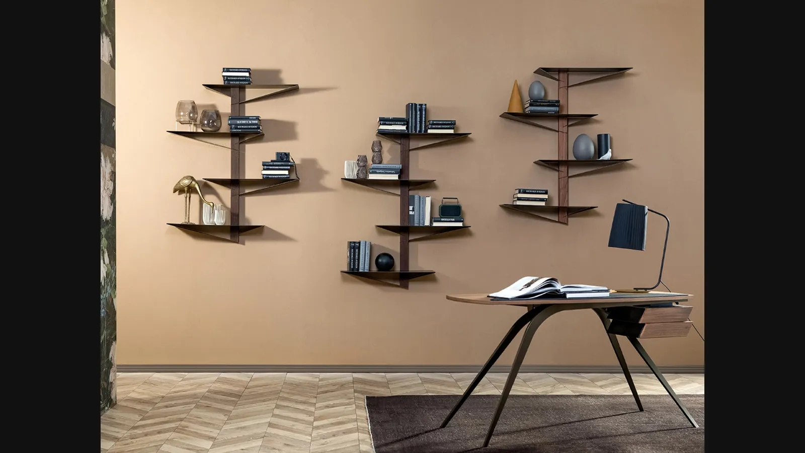 Libreria sospesa Albatros in metallo e legno di Tonin Casa