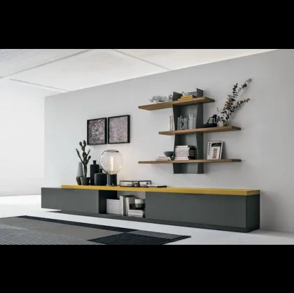 Libreria a muro in metallo con mensole in laccato opaco zafferano Versus di Tomasella