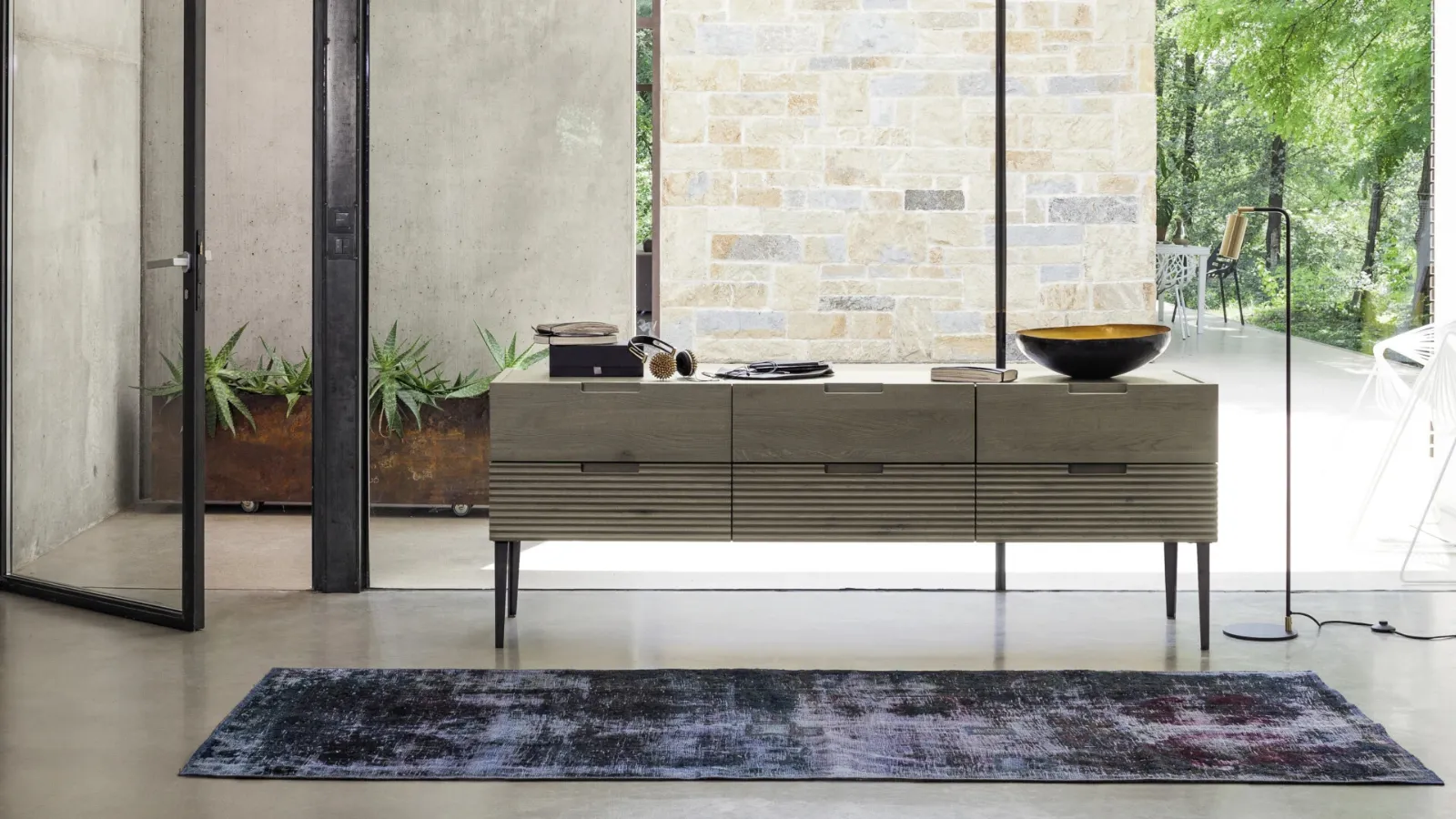 Madia Zero 16 di Devina Nais