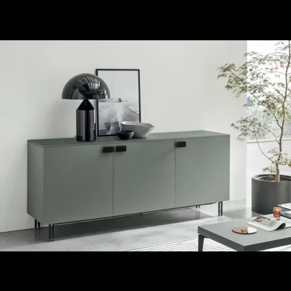 Madia Prometeo in laccato opaco basalto di Tomasella