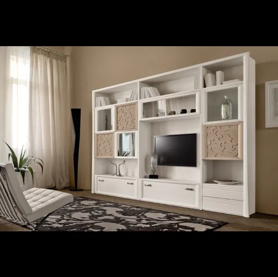 Parete Attrezzata in legno laccato con ante intagliate in legno naturale Portofino Comp 217 di Modo 10