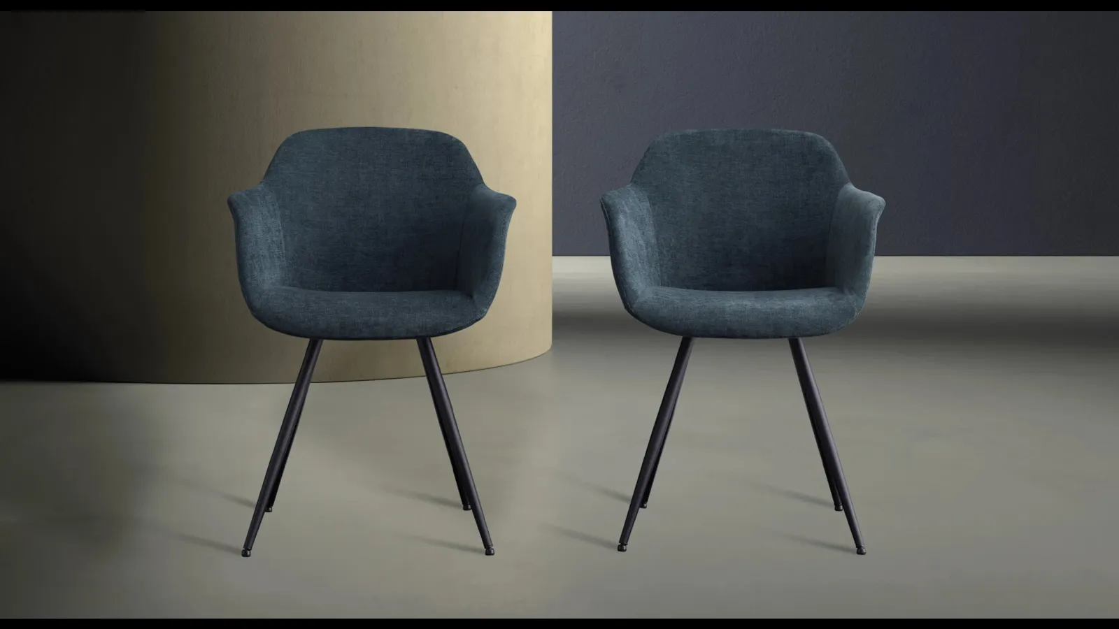 Sedia Dreamy in tessuto con gambe in ferro di Devina Nais