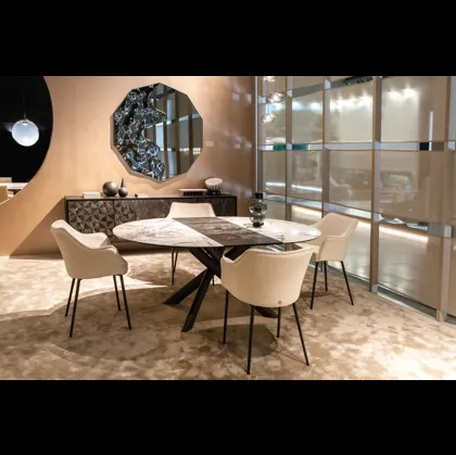 Sedia Gaia in tessuto imbottito di Tonin Casa