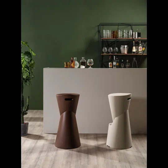 Sgabello Batik in polipropilene di Tonin Casa