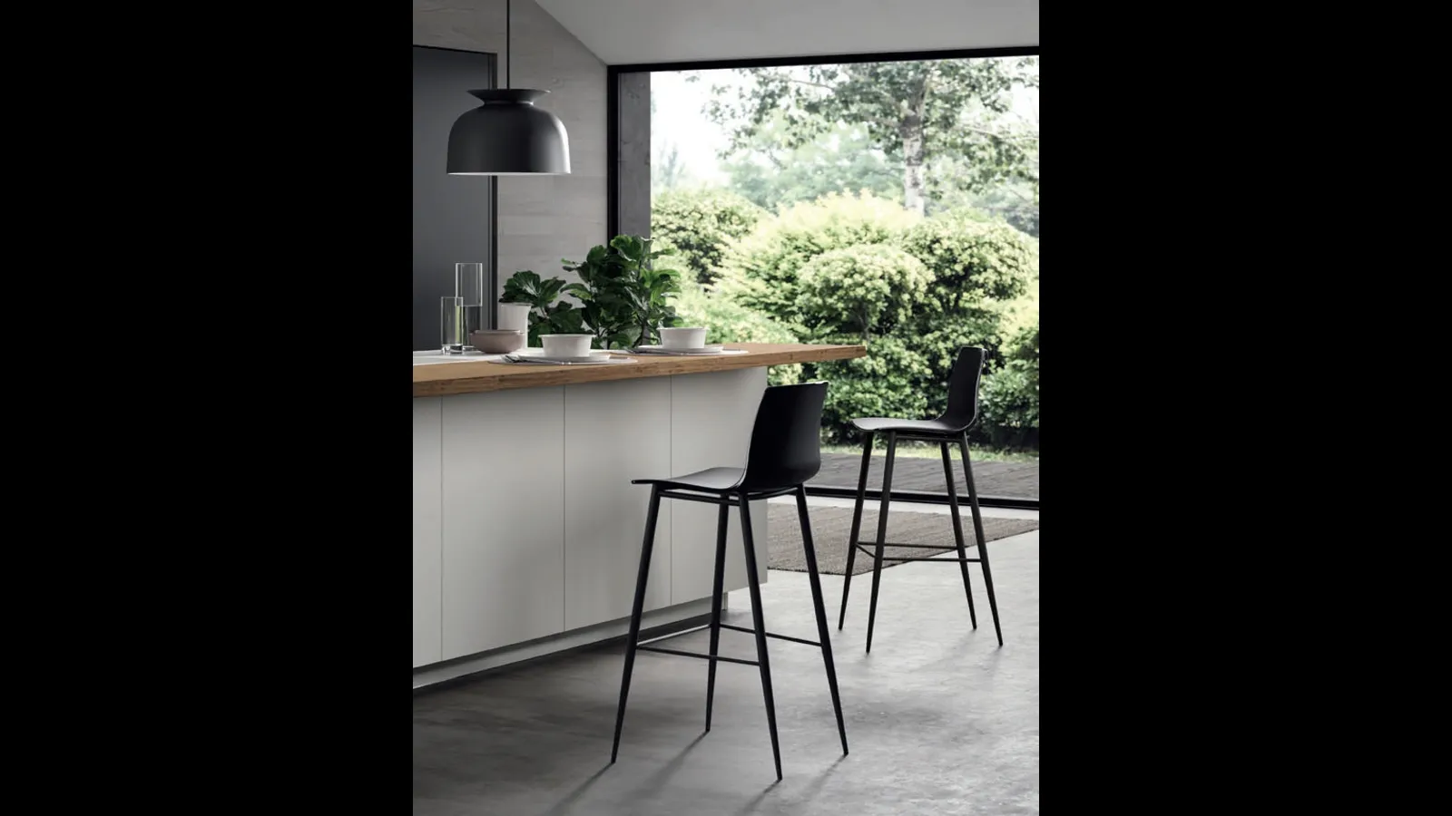 Sgabello Talya in polipropilene e metallo di FGF Mobili