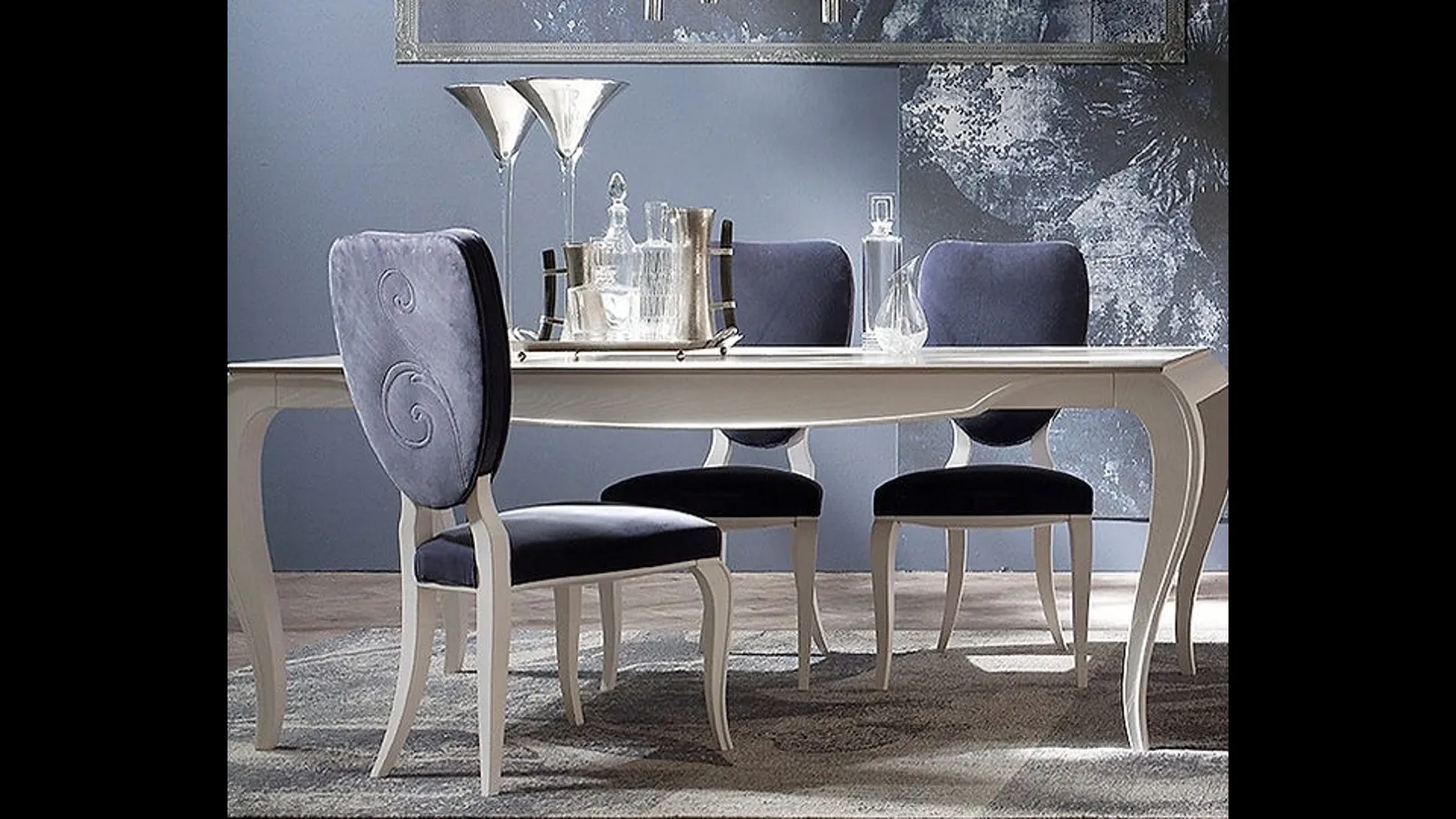 Sedia Tresor in tessuto imbottito con struttura in legno di Fasolin