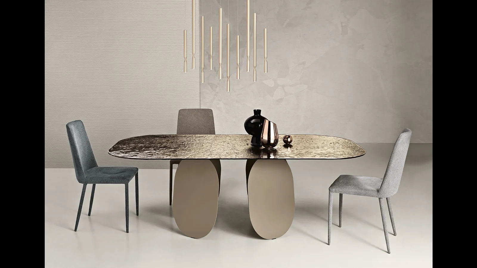 Tavolo Maya in vetro martellato bronzo di Capodarte