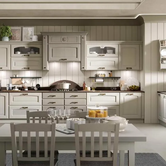 Cucina Classica Olimpia in frassino finitura perla bianco e ghisa di Mobilturi