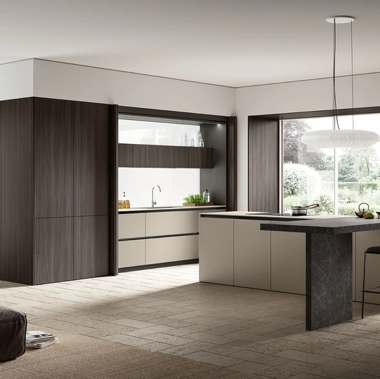 Cucina Moderna con isola Lungomare Plus 08 in laccato e legno di Colombini Casa Artec