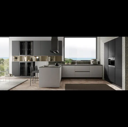 Cucina Moderna con penisola Zante finitura stone sabbia e matt cenere di Mobilturi